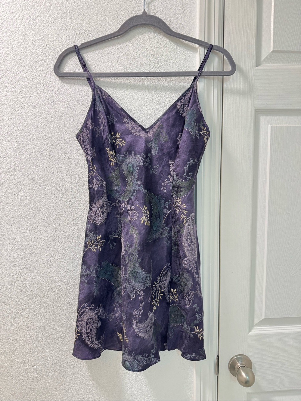 Victoria’s Secret vintage 100% silk mini slip dress sizeXS purple paisley y2k - Picture 3 of 5